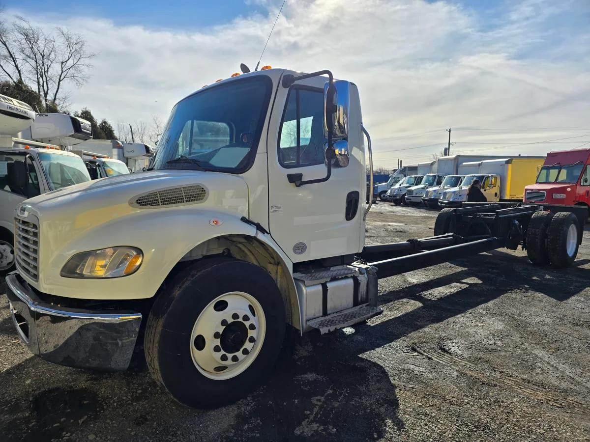 2017 Freightliner M2 106