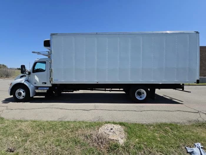 2025 Peterbilt 536 in Dallas, TX — photo 4