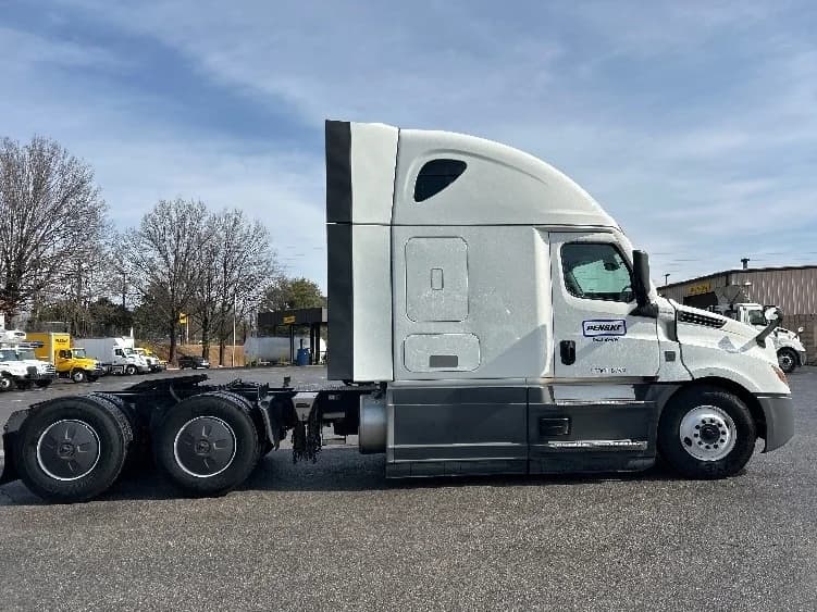 2023 Freightliner Cascadia in Salem, VA — photo 8