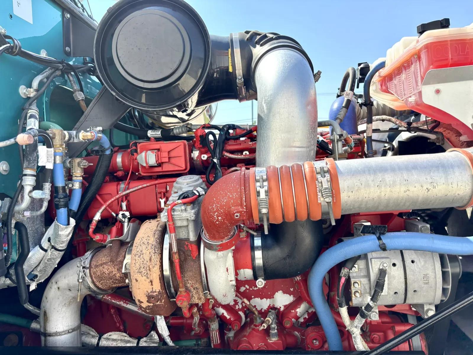 2014 Peterbilt 365 in Hutchins, TX — photo 12