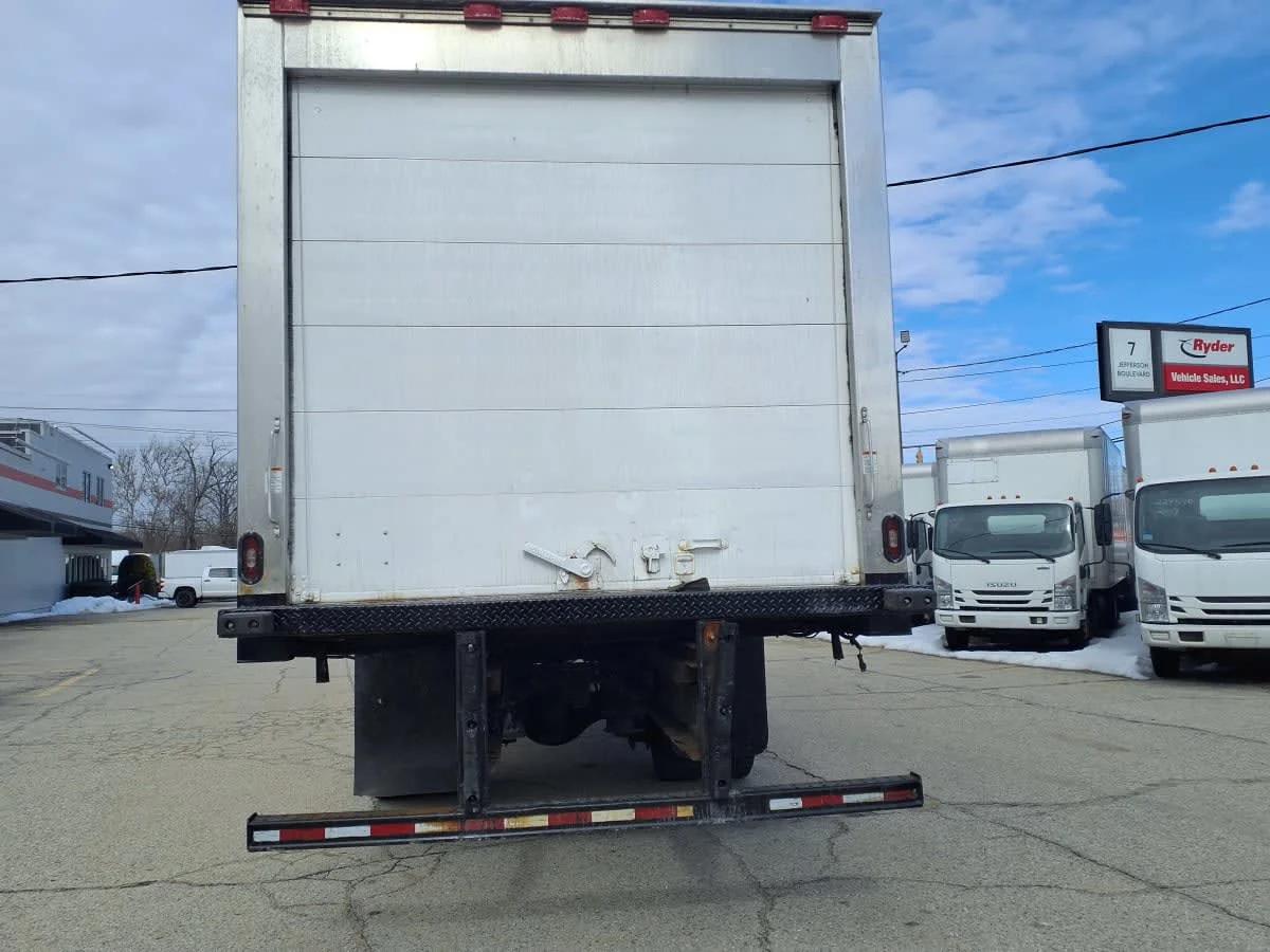 2018 Freightliner M2 106 in Warwick, RI — photo 5