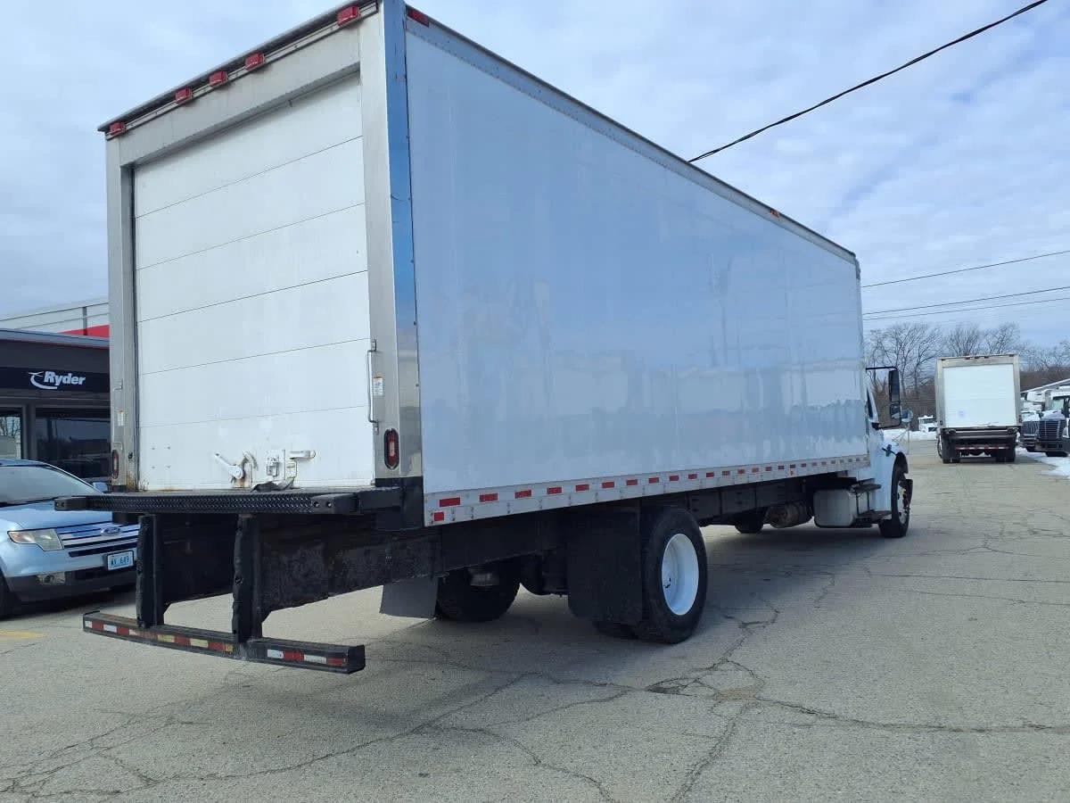 2018 Freightliner M2 106 in Warwick, RI — photo 4