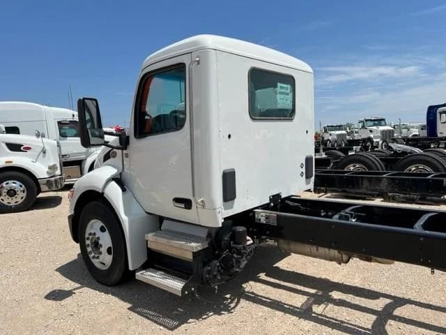 2023 Peterbilt 536 in Houston, TX — photo 4