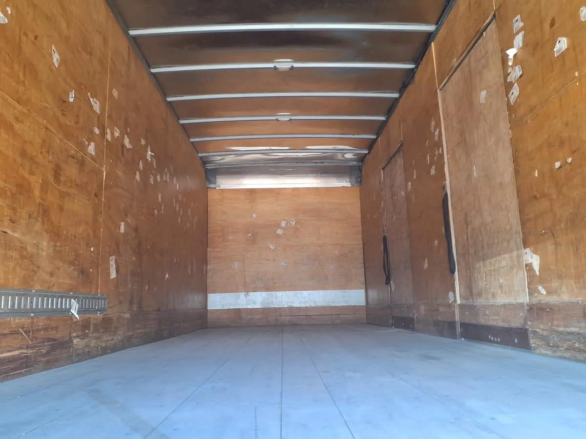 2018 Freightliner M2 106 in Warwick, RI — photo 8