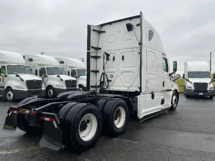 2022 Freightliner Cascadia in Tacoma, WA — photo 7