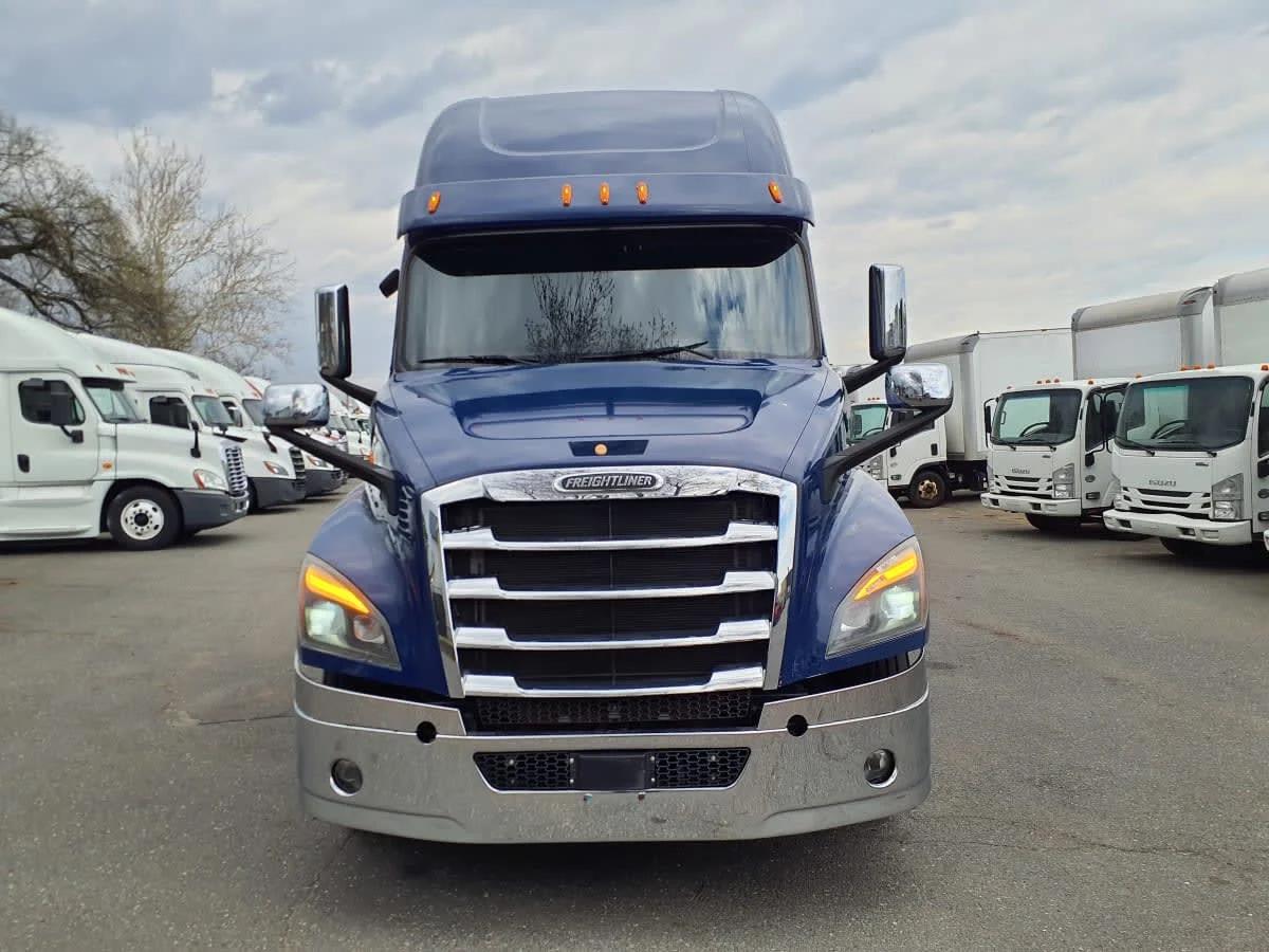 2020 Freightliner Cascadia in Springfield, MA — photo 2