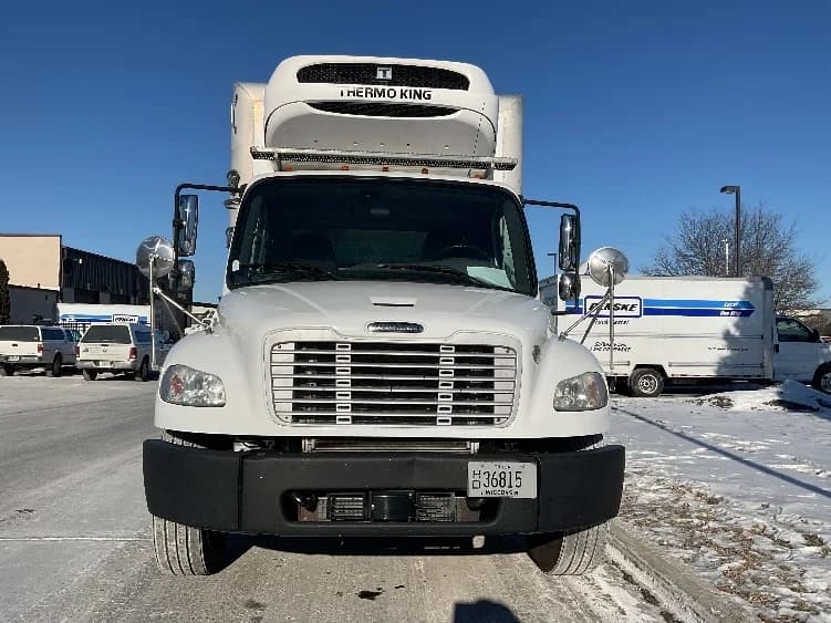 2016 Freightliner M2 106 in De Pere, WI — photo 2