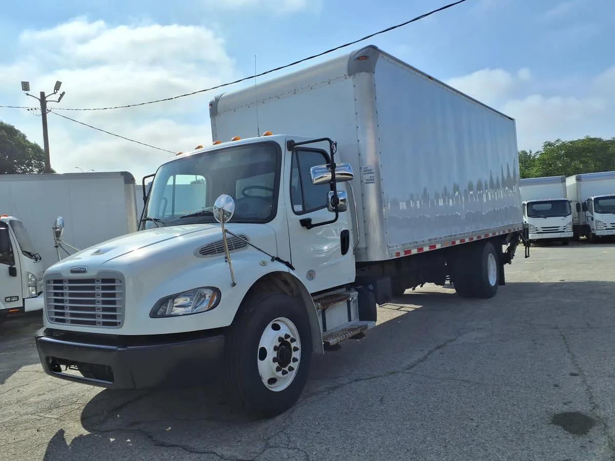 2019 Freightliner M2 106