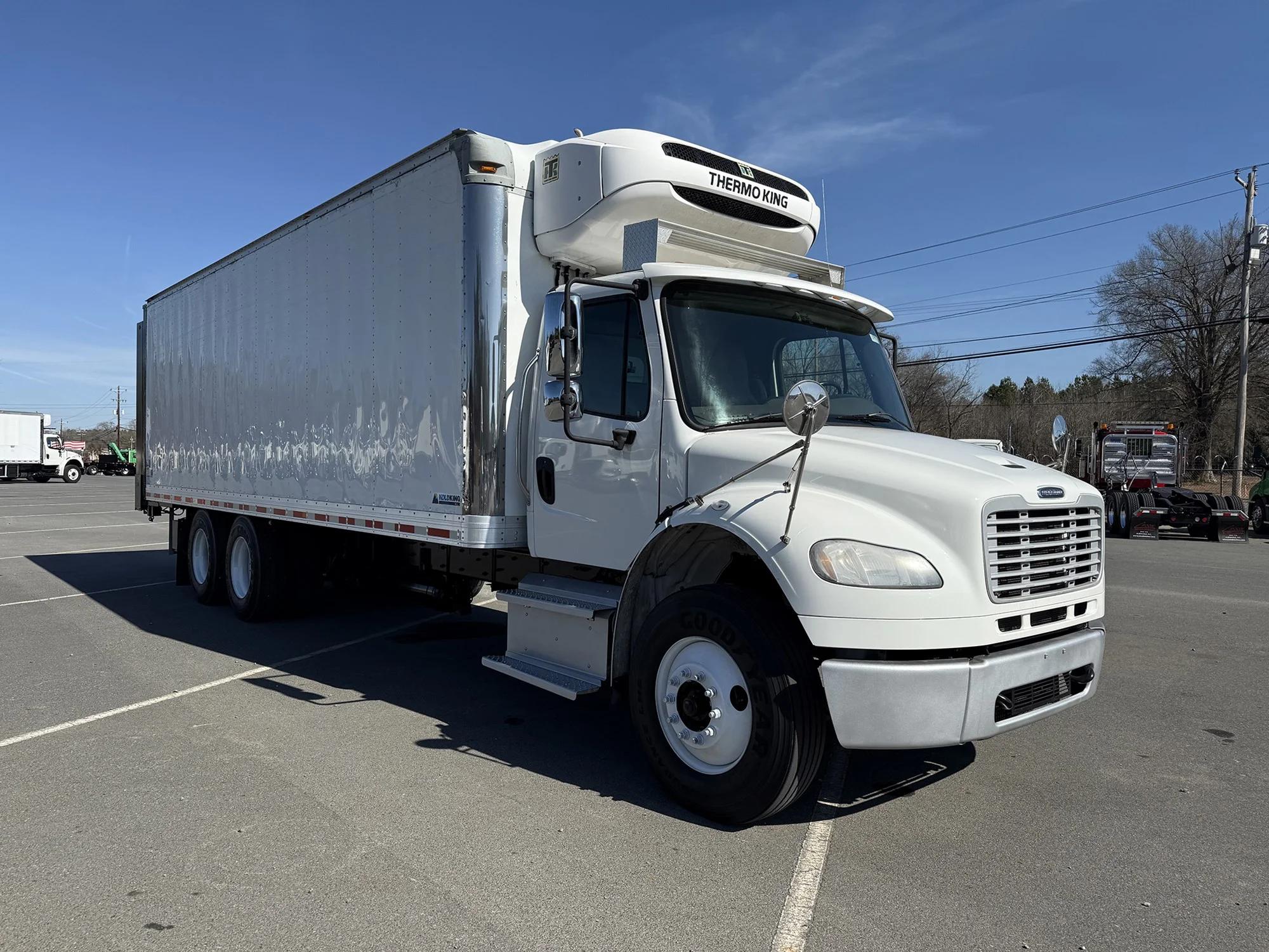 2016 Freightliner M2 106 in Albuquerque, NM — photo 2