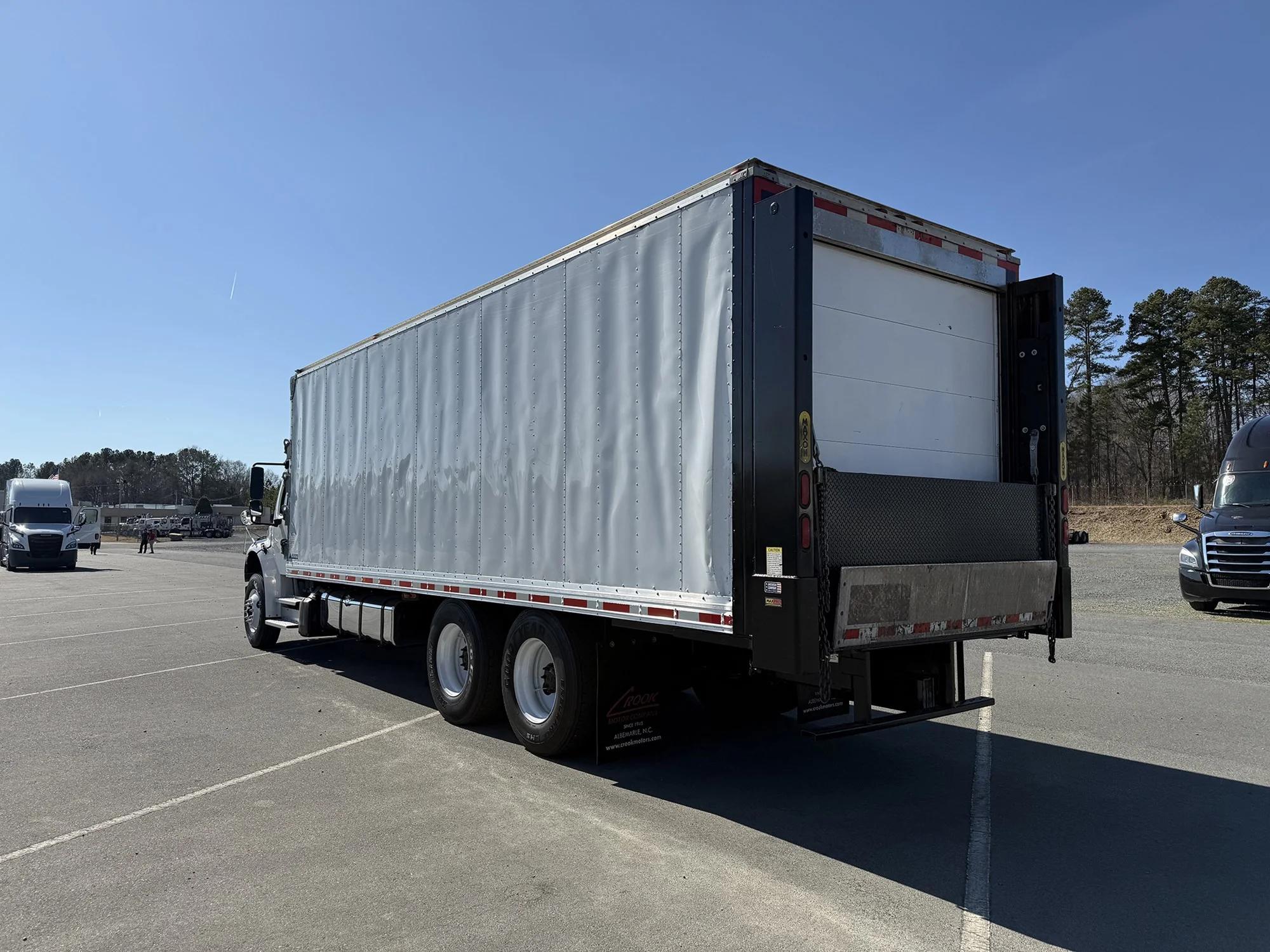 2016 Freightliner M2 106 in Albuquerque, NM — photo 6