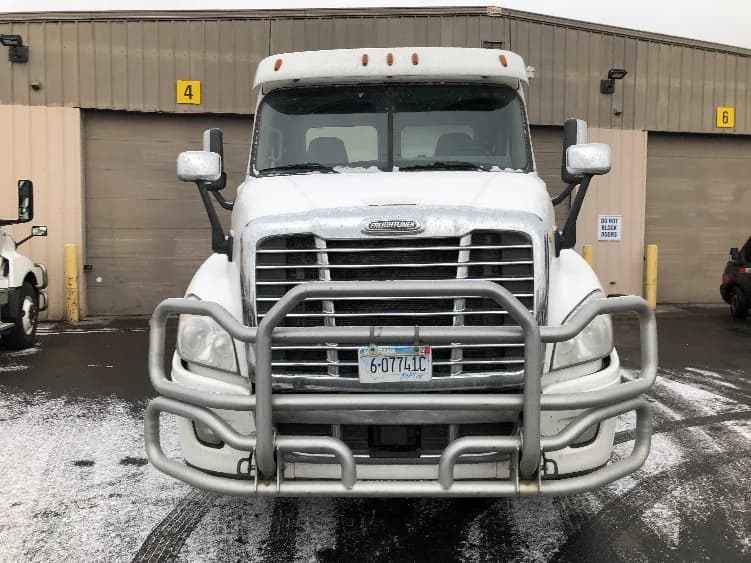 2017 Freightliner Cascadia in Spokane Valley, WA — photo 2