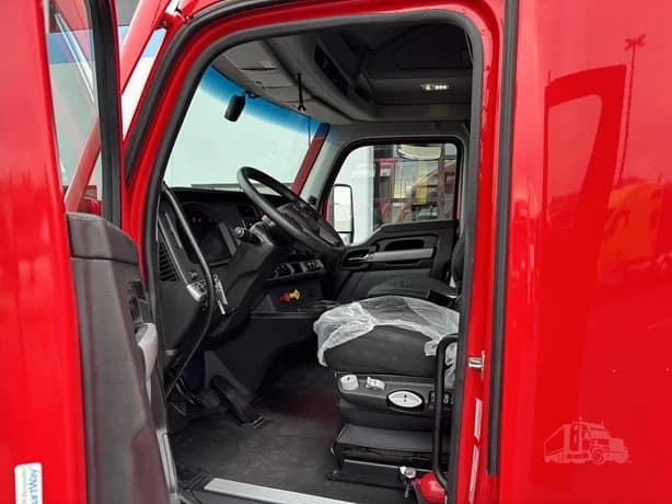 2023 Kenworth T680 in Salt Lake City, UT — photo 9