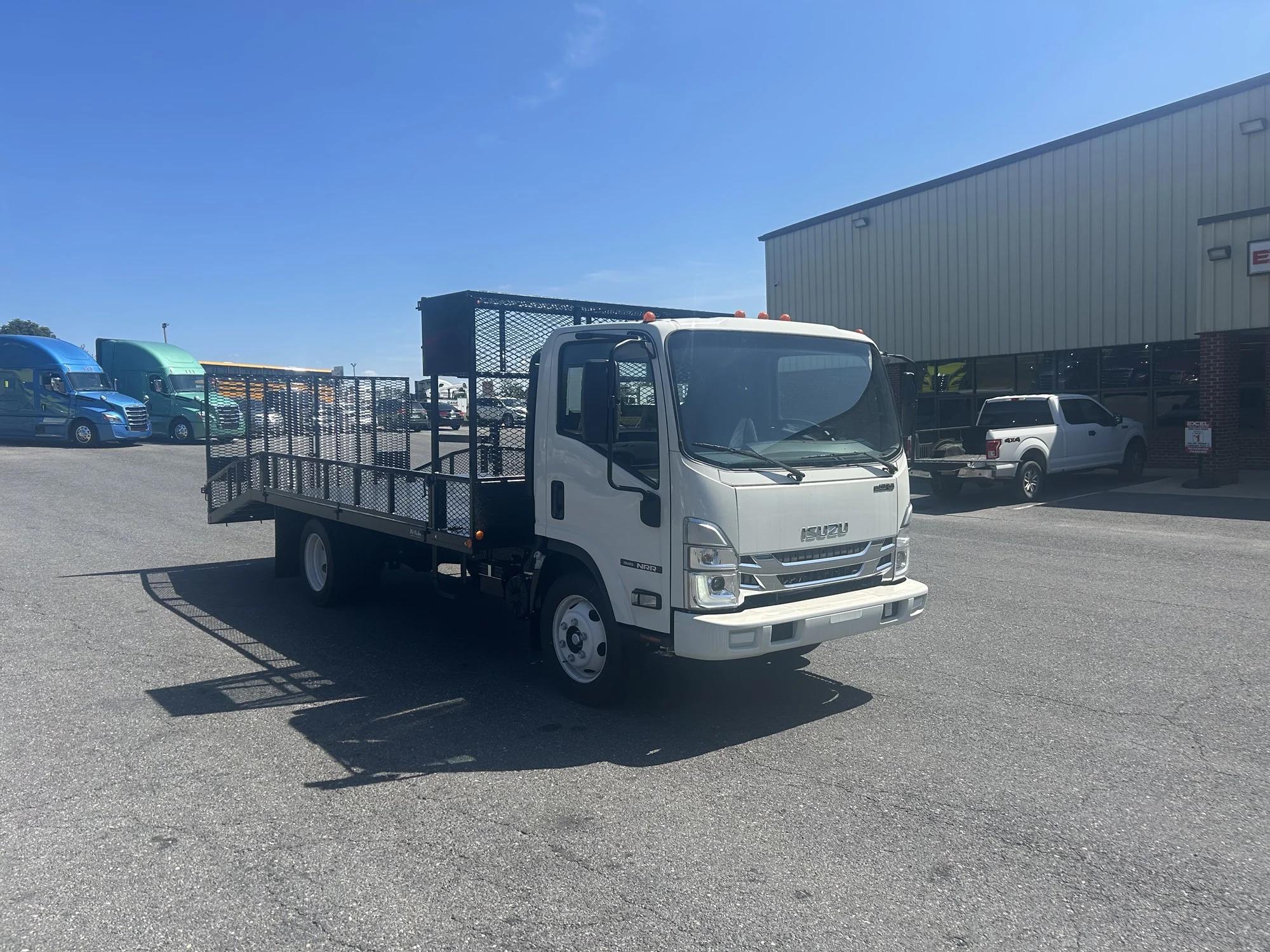 2025 Isuzu NRR