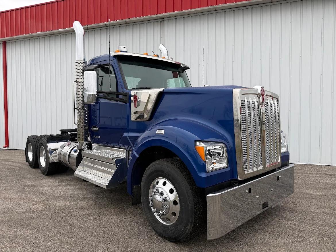 2027 Kenworth W990 in Fenton, MO — photo 5