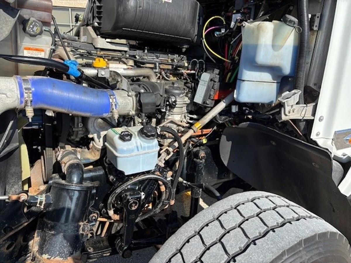 2021 Freightliner 122SD — photo 20