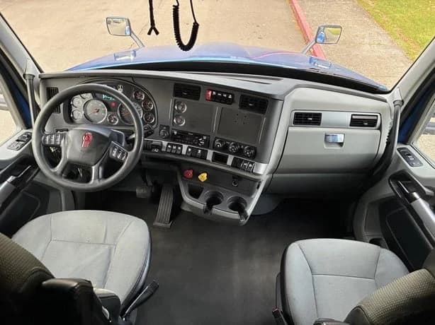 2021 Kenworth T680 in Portland, OR — photo 14