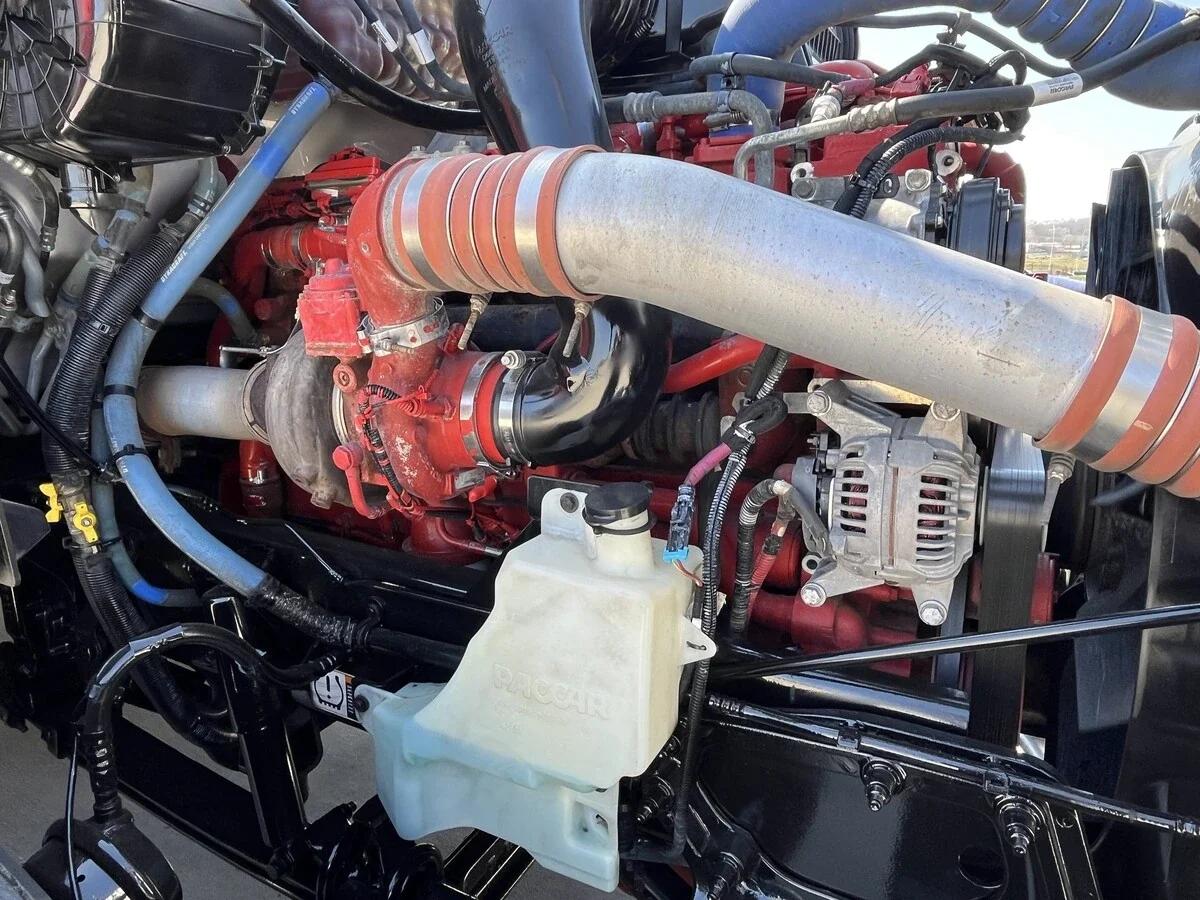 2023 Peterbilt 579 in Kansas City, MO — photo 14