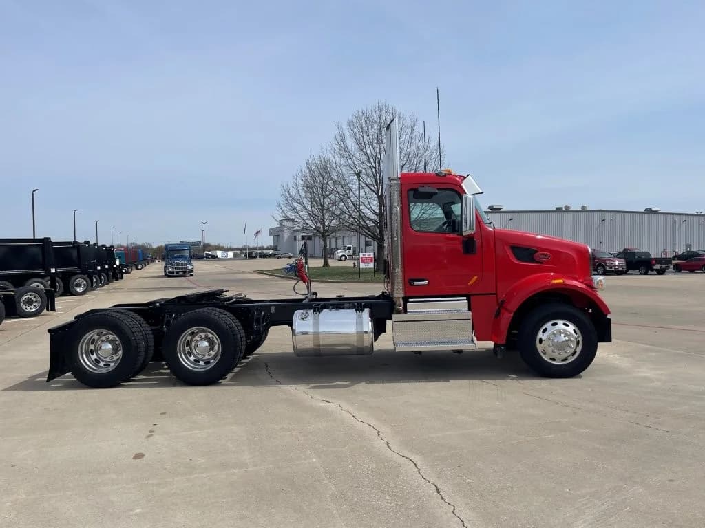 2020 Peterbilt 567 in Springfield, MO — photo 6