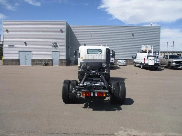 2026 Isuzu NQR — photo 6