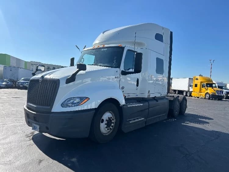2023 International LT in Torrance, CA — photo 3