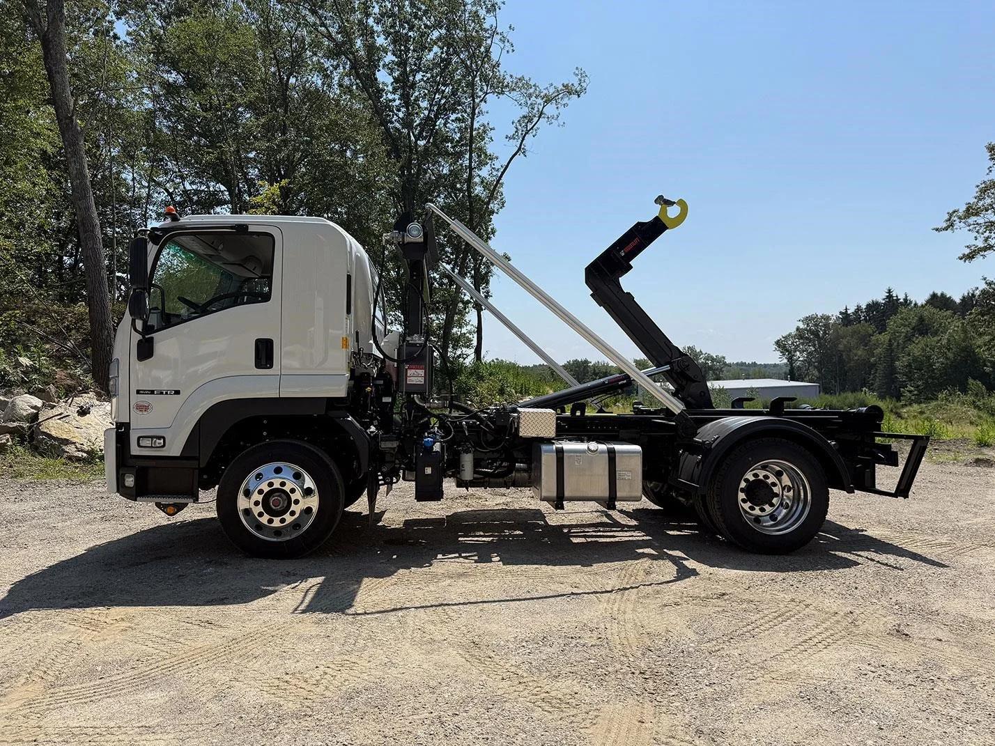 2025 Isuzu FTR