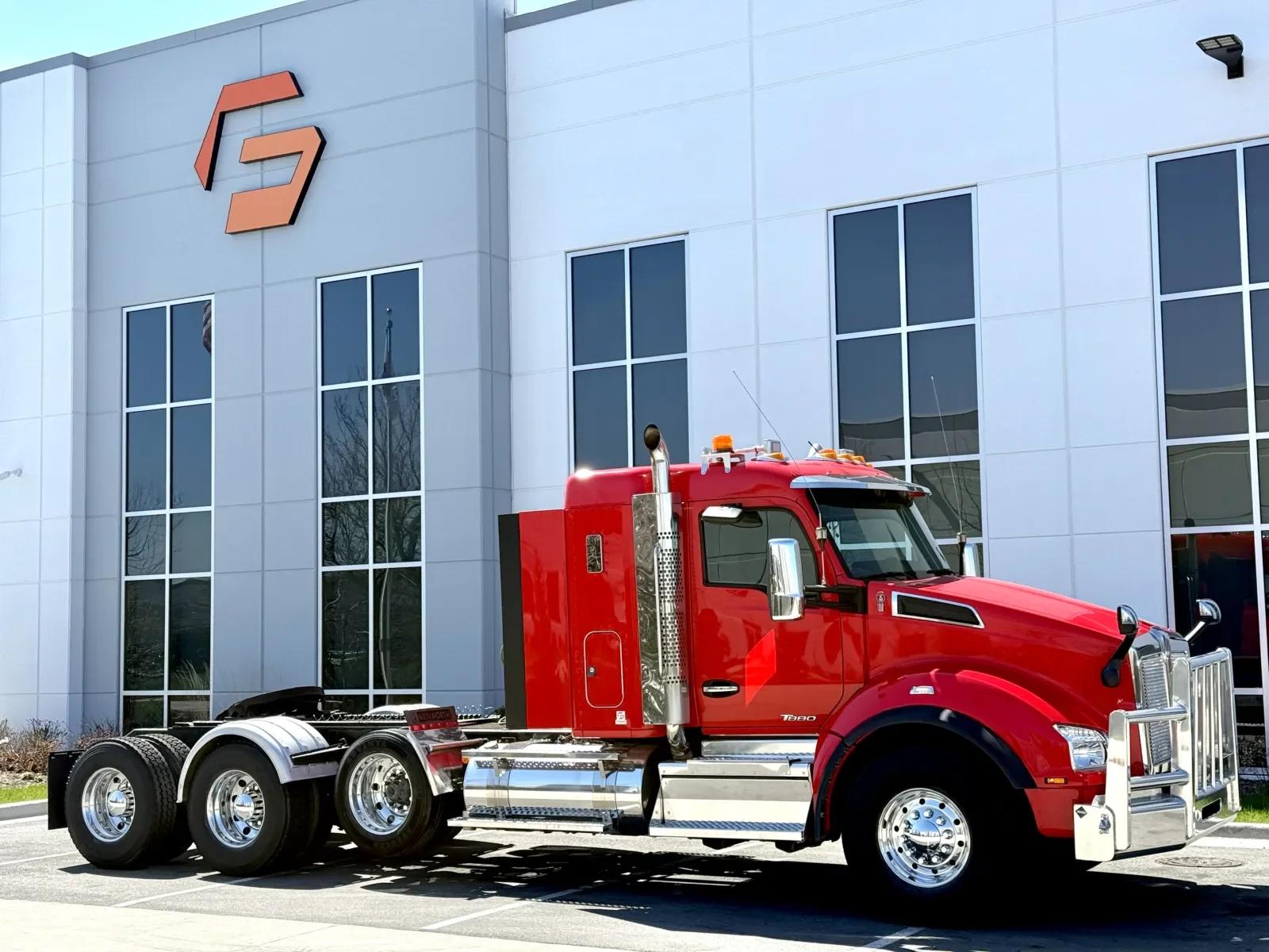 2020 Kenworth T880 in New Lenox, IL — photo 2