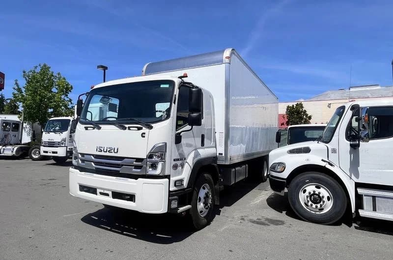 2025 Isuzu FTR in Golden Gate