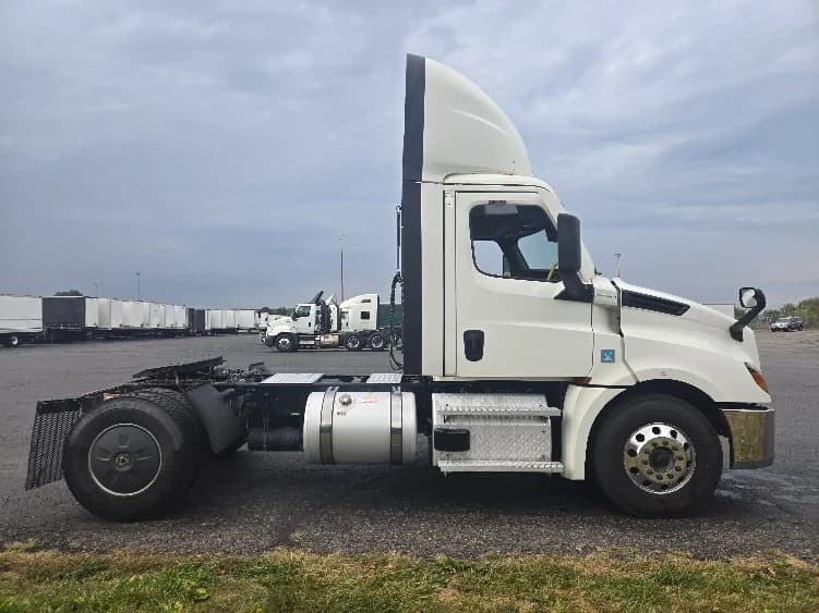 2020 Freightliner Cascadia in White Deer, PA — photo 8