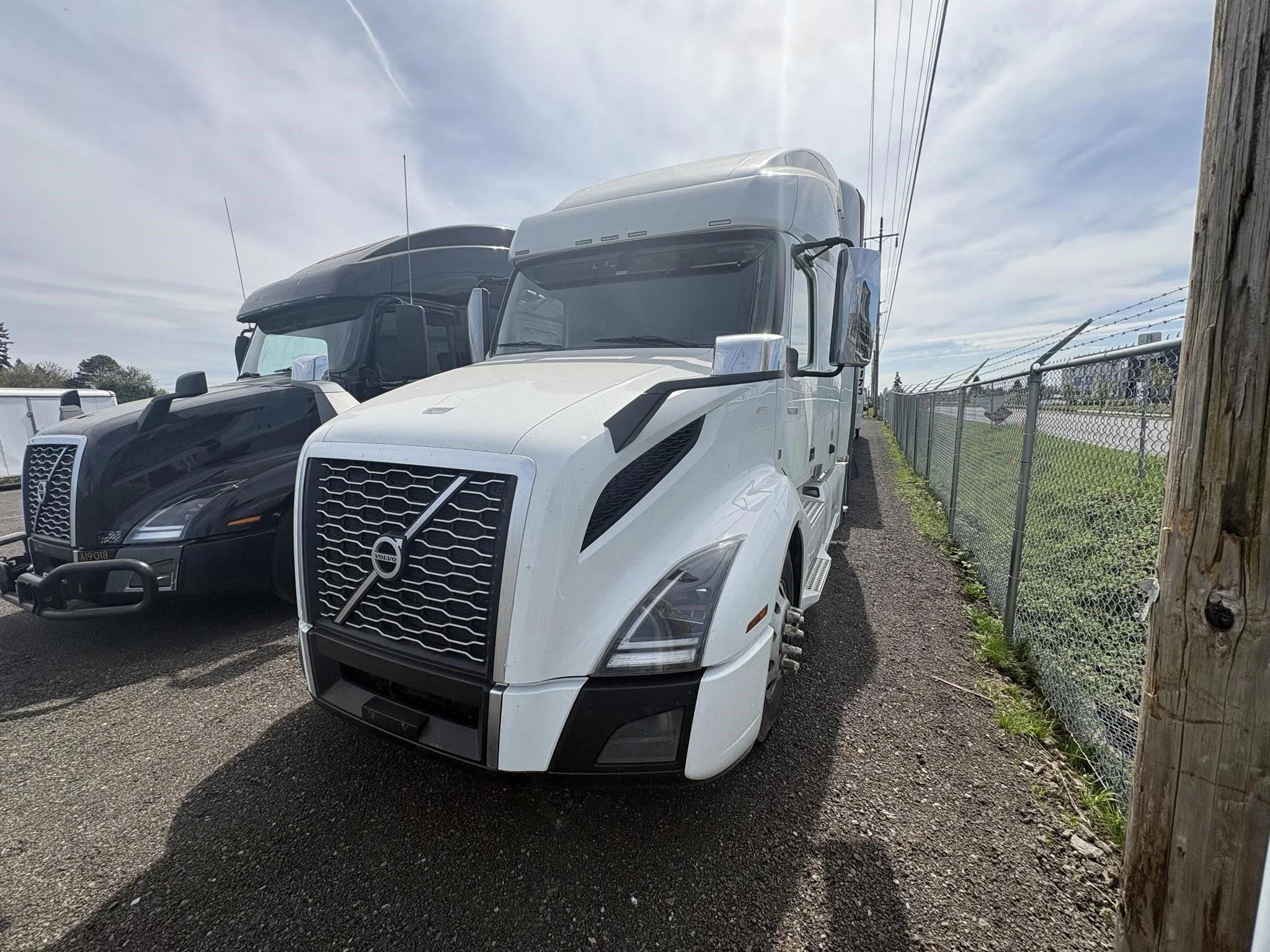 2022 Volvo VNL 760