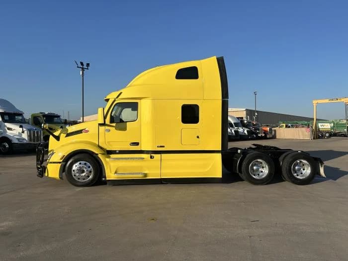 2024 Peterbilt 579 in Houston, TX — photo 3