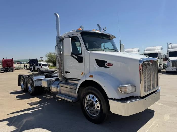 2021 Peterbilt 567 — photo 9
