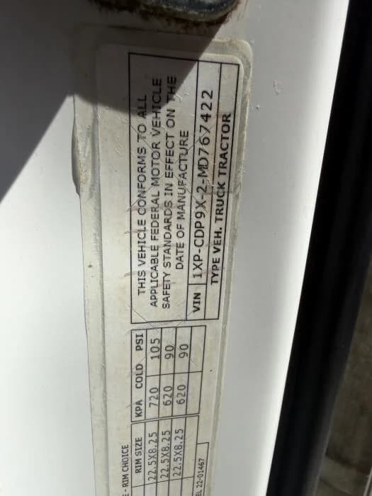 2021 Peterbilt 567 — photo 30
