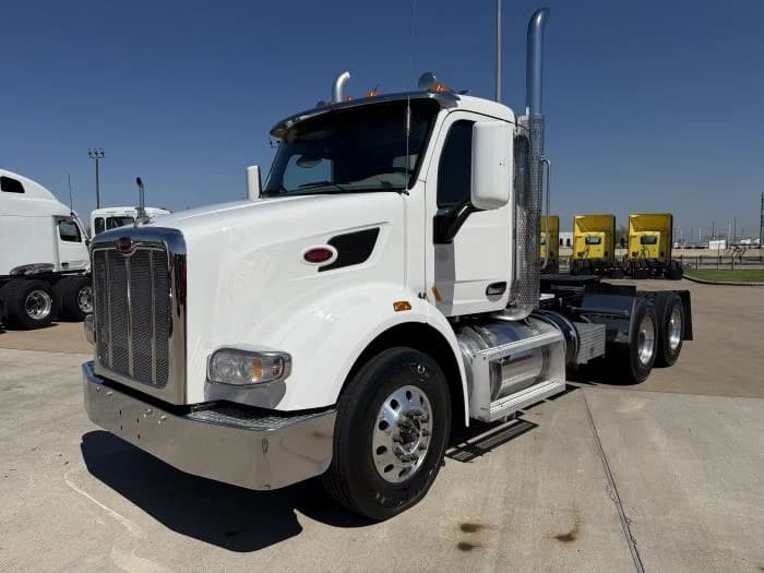 2021 Peterbilt 567 — photo 3