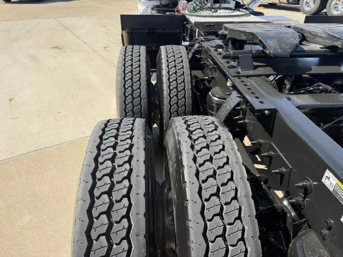 2021 Peterbilt 567 — photo 15
