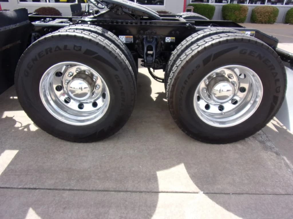 2021 Peterbilt 579 in Fort Smith, AR — photo 9