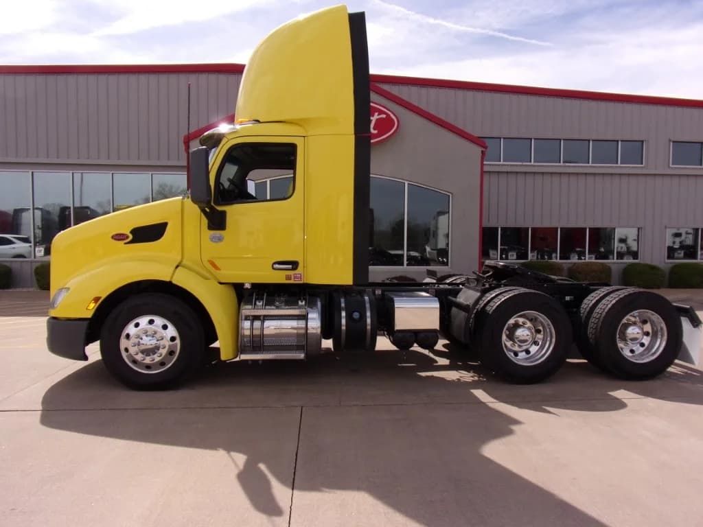 2021 Peterbilt 579 in Fort Smith, AR — photo 10