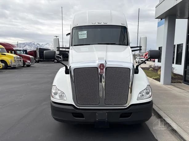 2021 Kenworth T680 in Salt Lake City, UT — photo 7