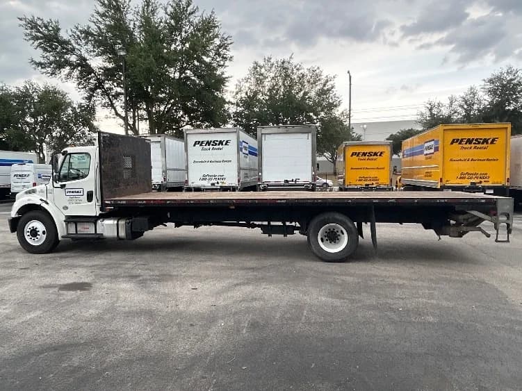 2019 Freightliner M2 106 in Sarasota, FL — photo 4
