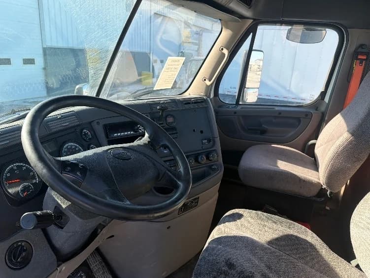 2018 Freightliner Cascadia in Sturtevant, WI — photo 10