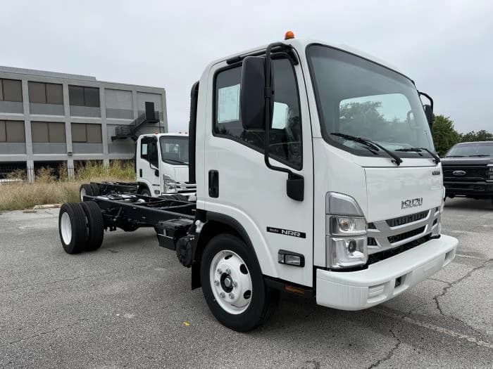 2025 Isuzu NRR in Dallas, TX — photo 5