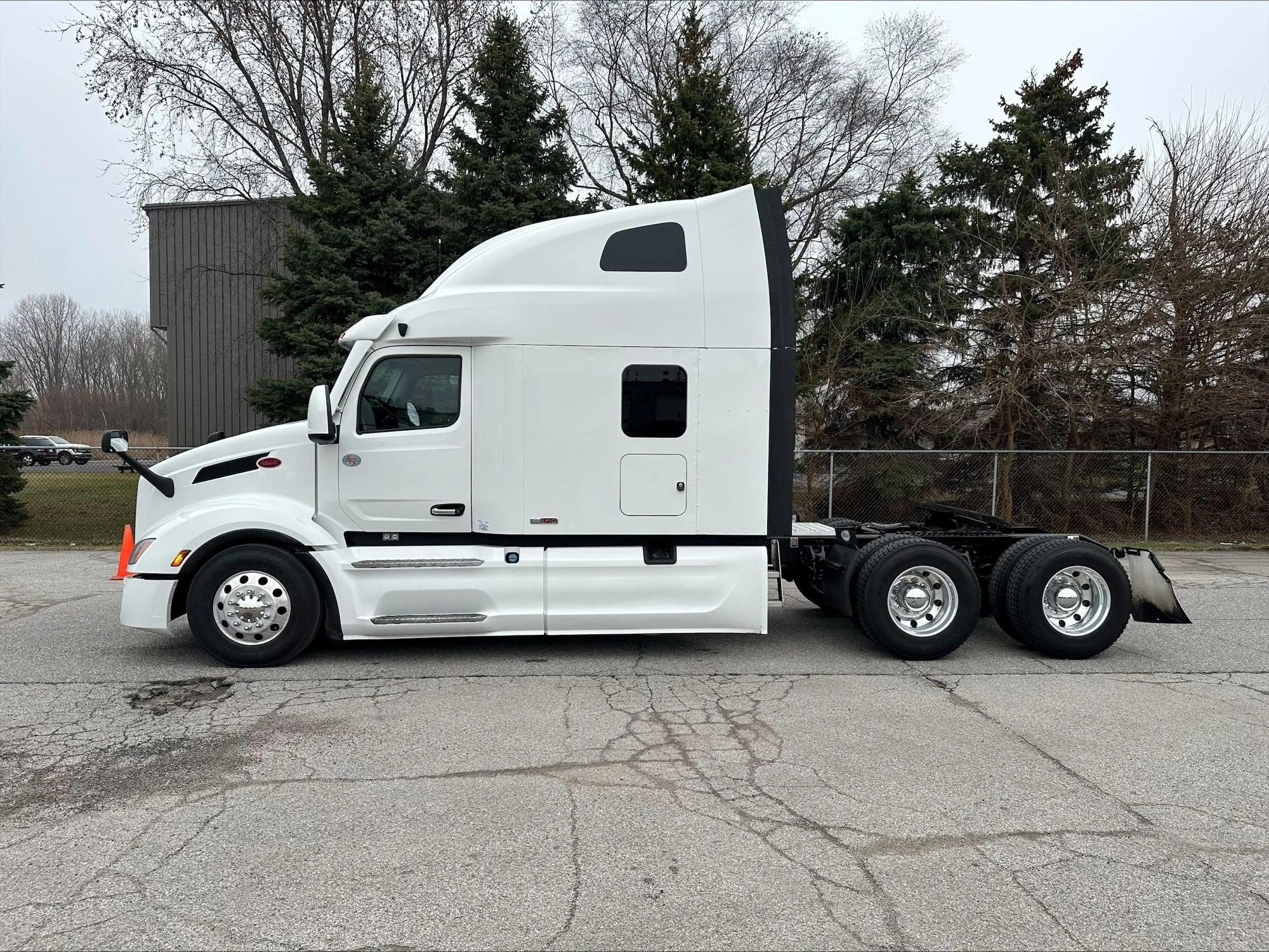 2024 Peterbilt 579 in Portland, OR — photo 5