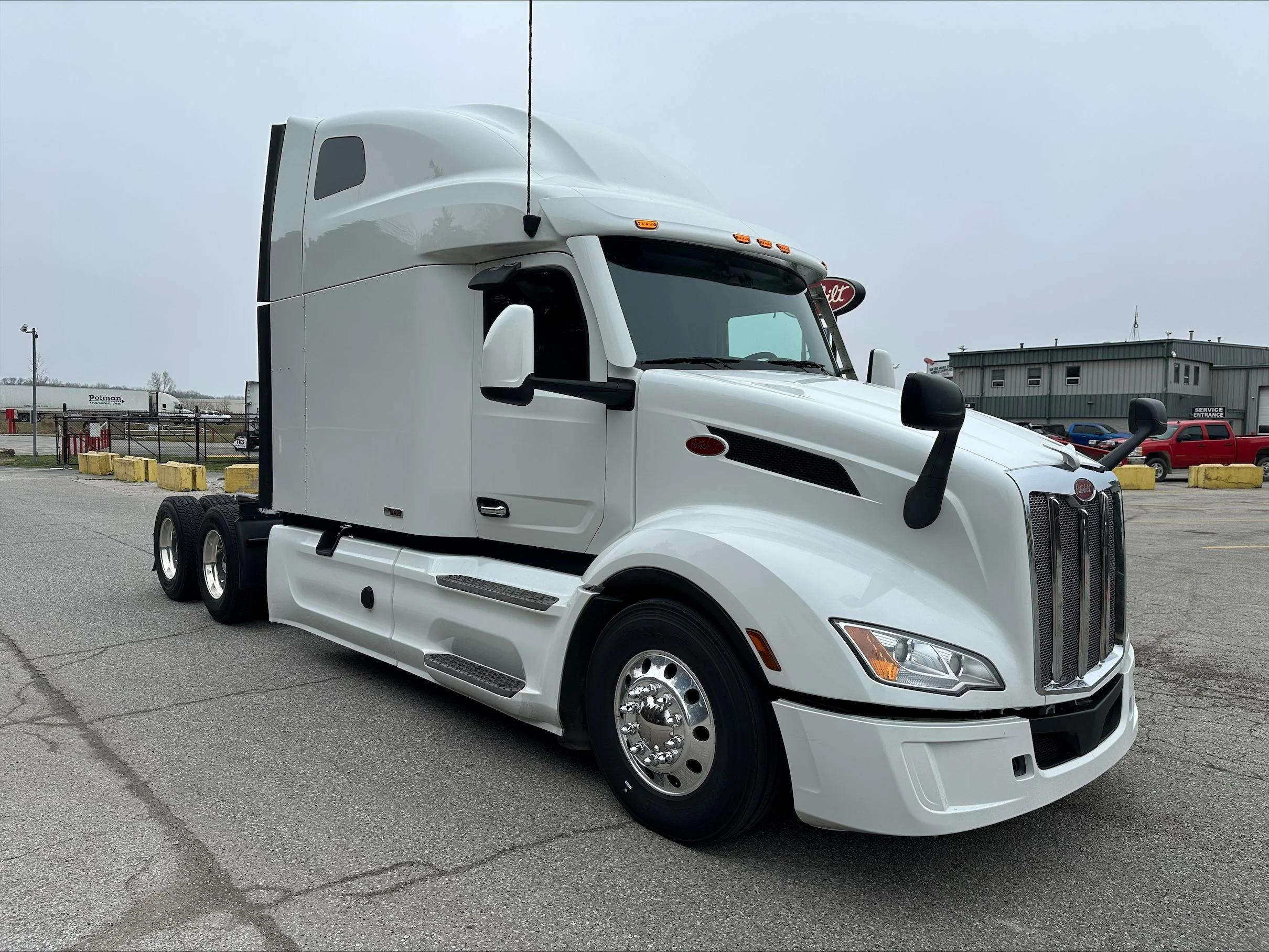 2024 Peterbilt 579 in Portland, OR — photo 2