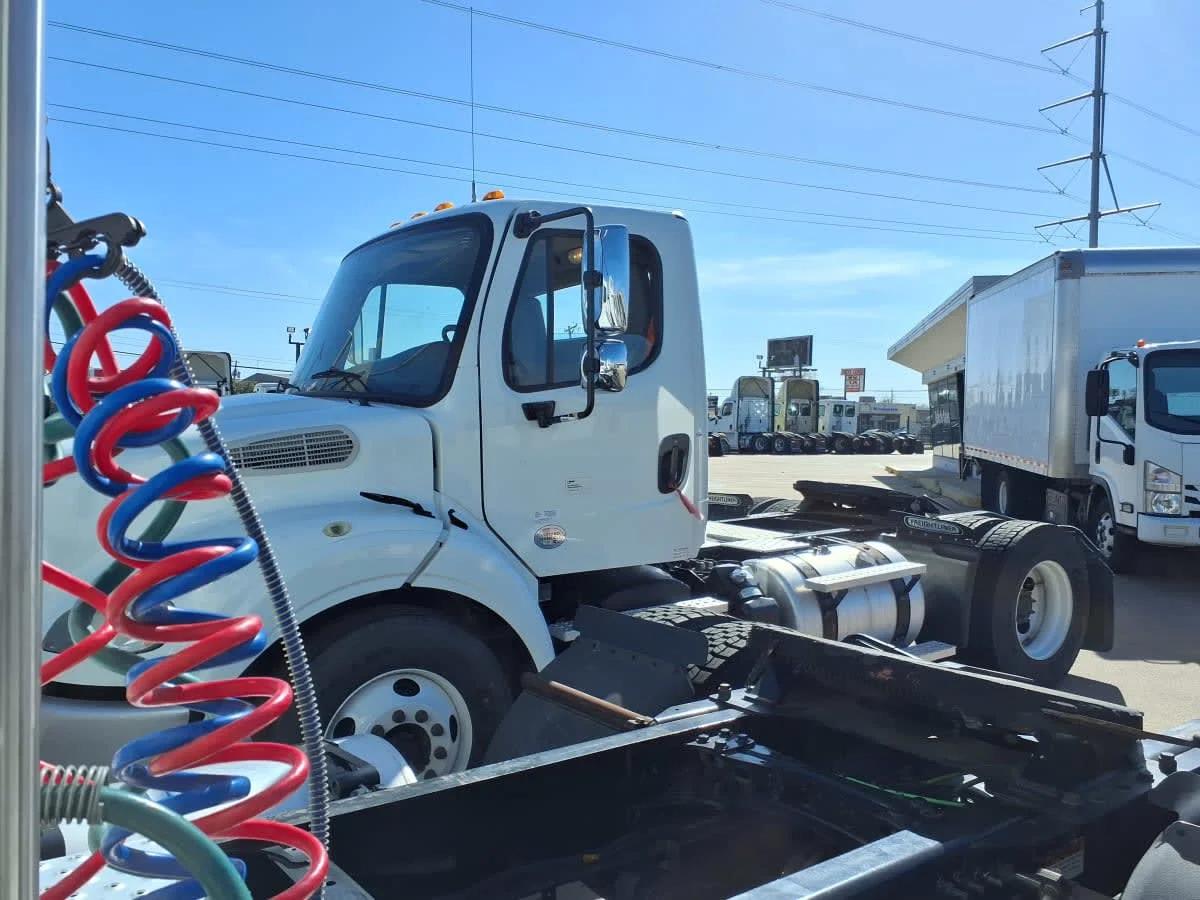 2018 Freightliner M2 112