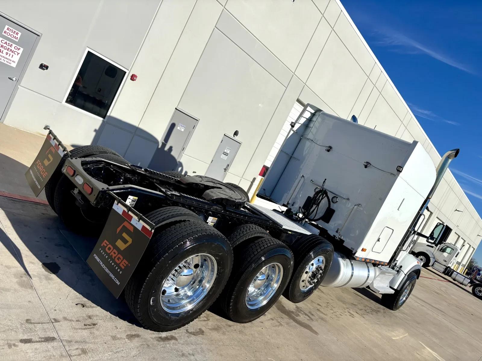 2024 Peterbilt 567 in Hutchins, TX — photo 11