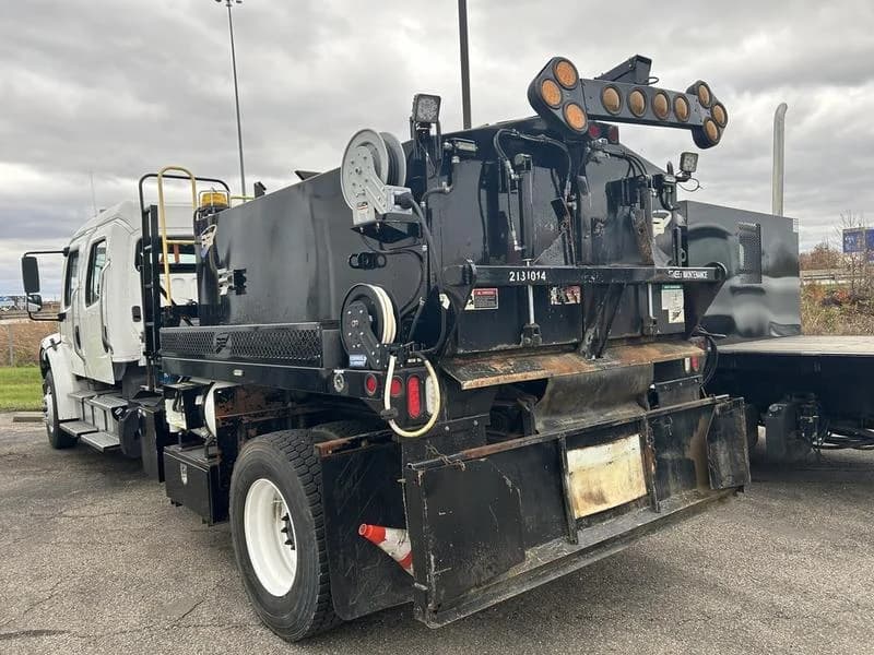 2021 Freightliner M2 106 in Cincinnati, OH — photo 10
