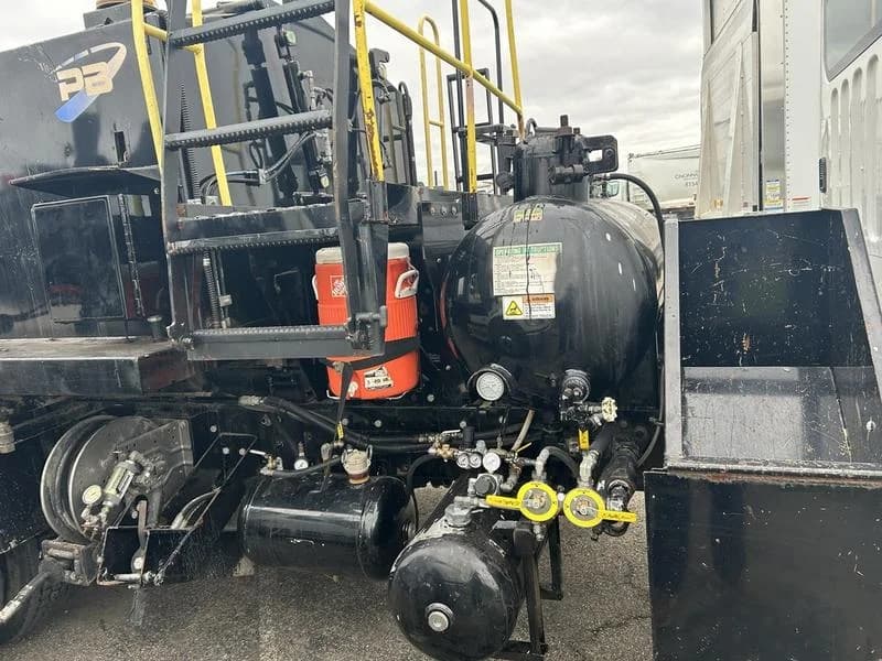 2021 Freightliner M2 106 in Cincinnati, OH — photo 17