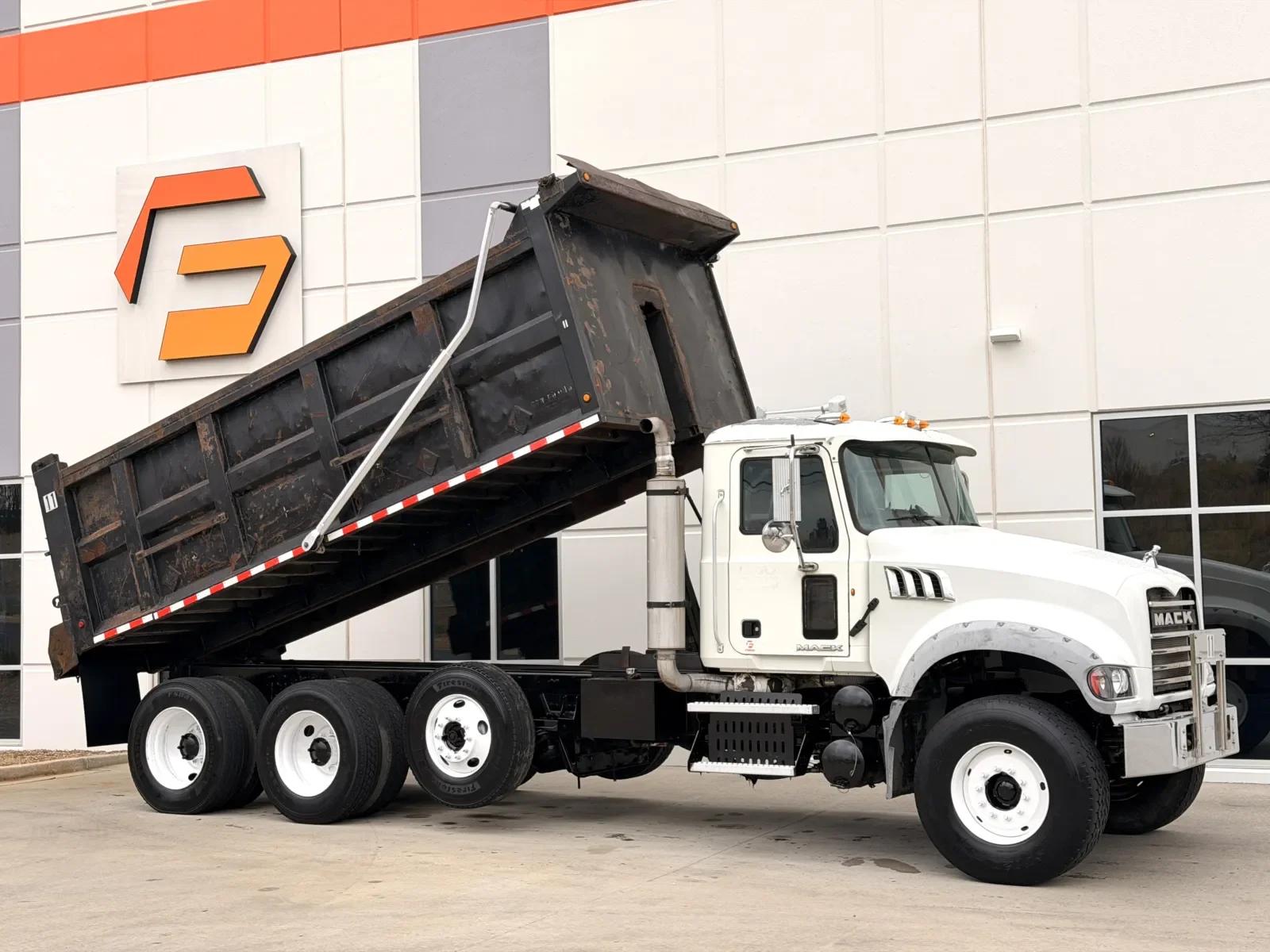 2010 Mack Granite