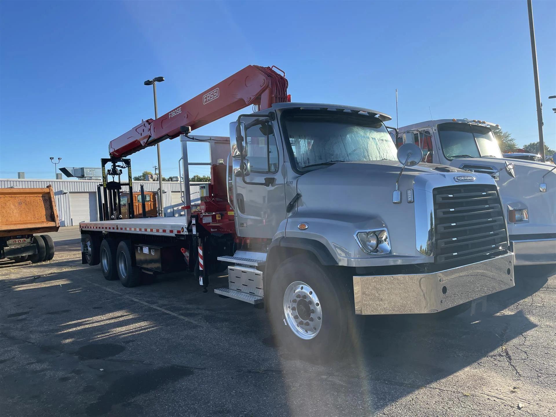 2016 Freightliner 114SD in Marshfield, WI — photo 12