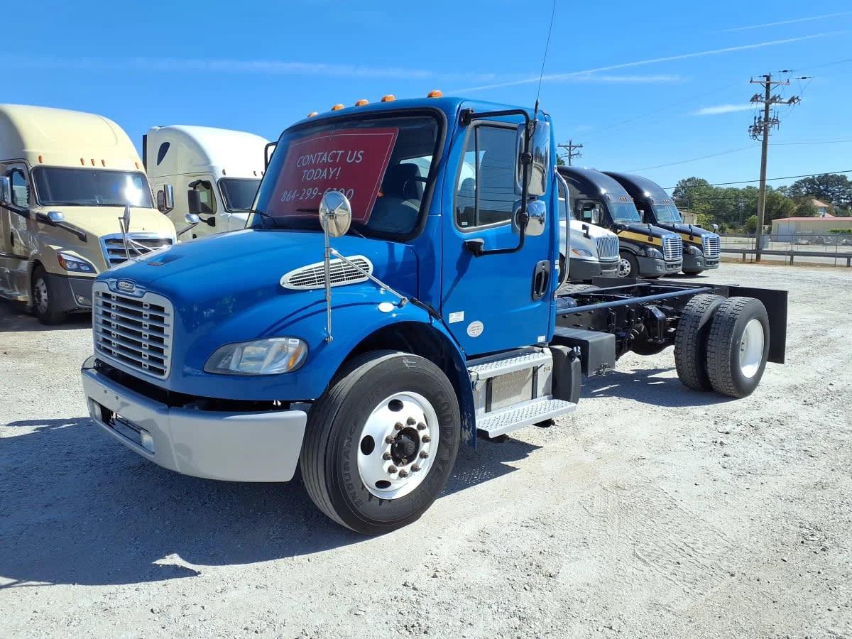 2019 Freightliner M2 106