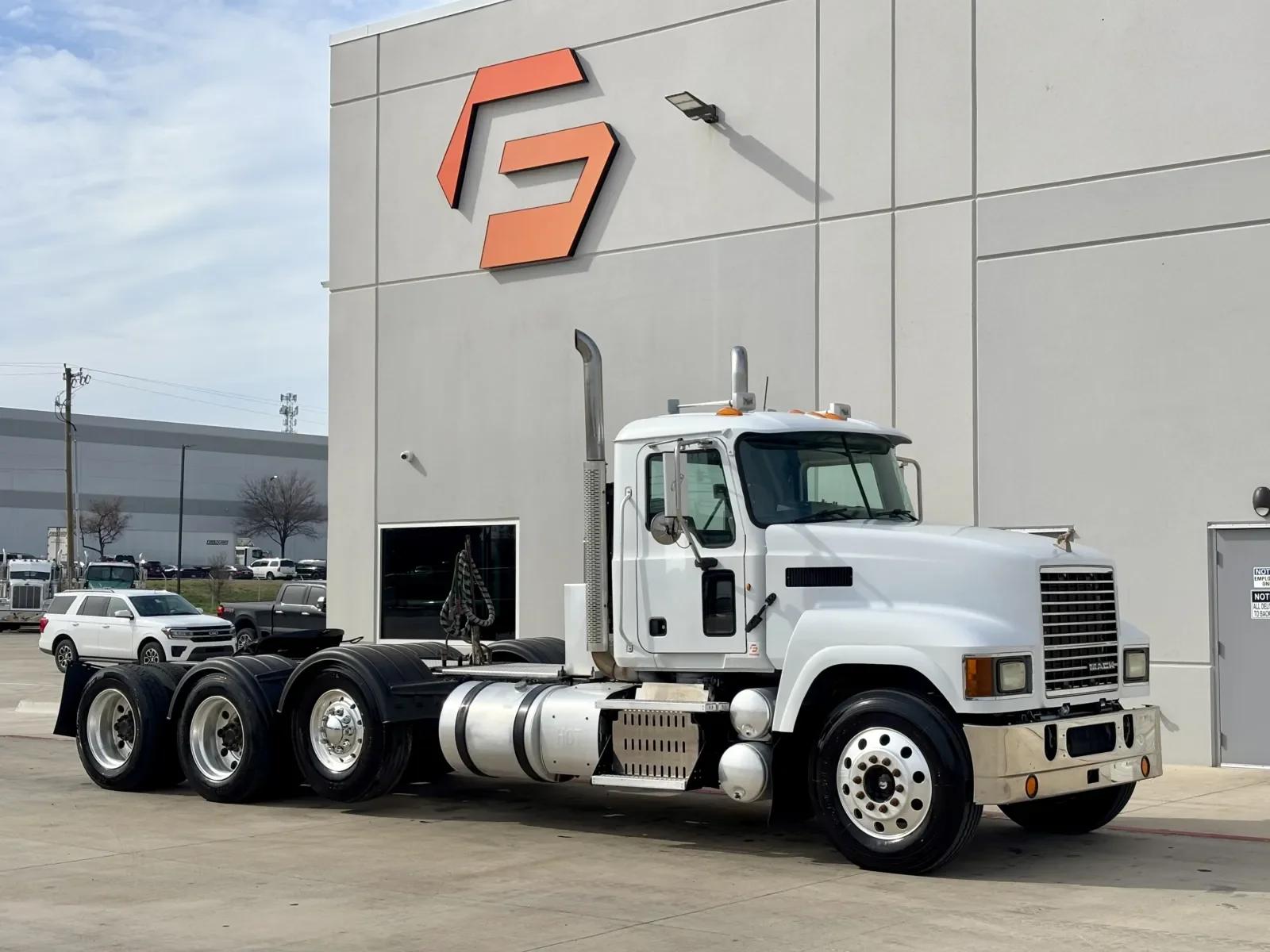 2012 Mack Pinnacle